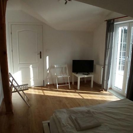 Dworek Poznan Bed and Breakfast Εξωτερικό φωτογραφία