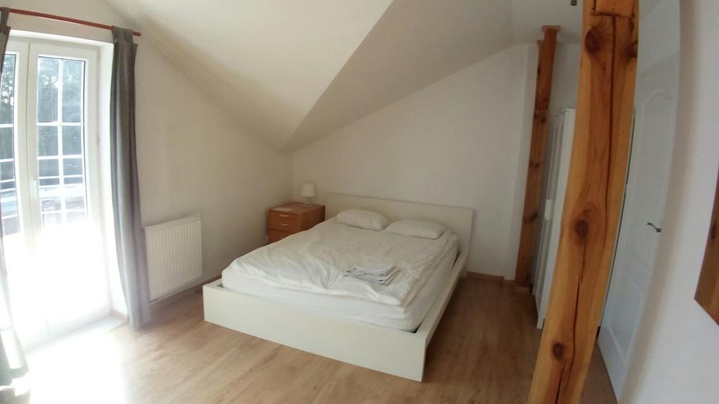 Dworek Poznan Bed and Breakfast Εξωτερικό φωτογραφία