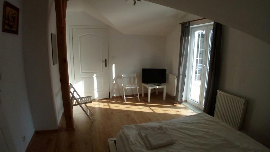 Dworek Poznan Bed and Breakfast Εξωτερικό φωτογραφία